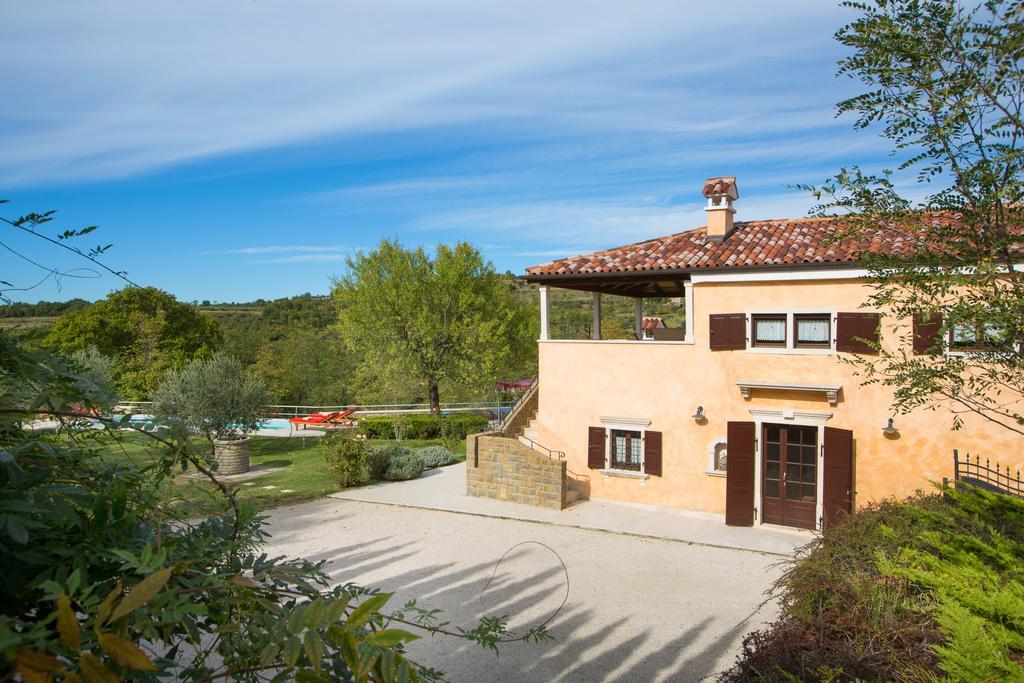 Villa Momiano With Private PoolMomjan エクステリア 写真