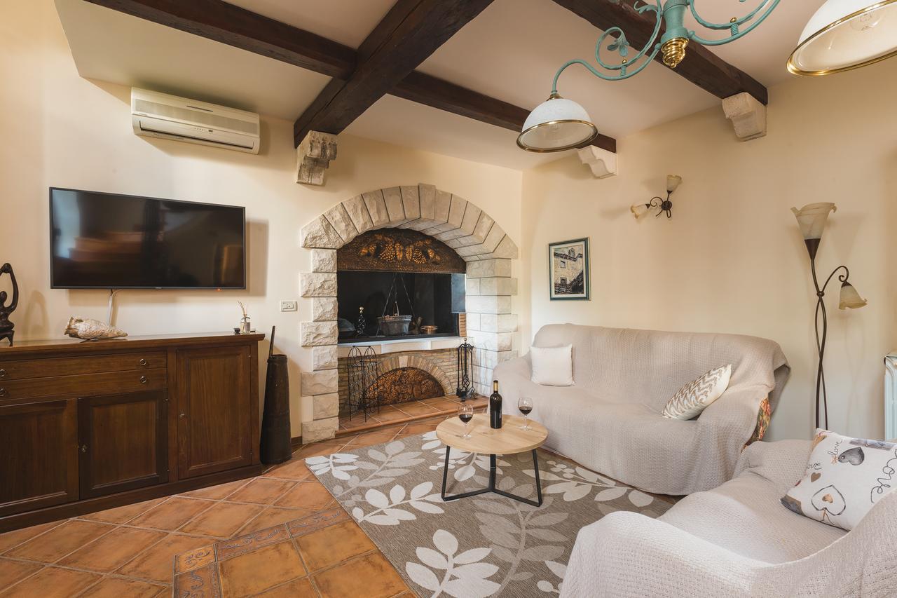 Villa Momiano With Private PoolMomjan エクステリア 写真